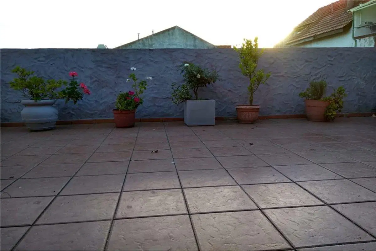 VENTA LOCAL O DEPOSITO CON VIVIENDA VILLA ADELINA 5