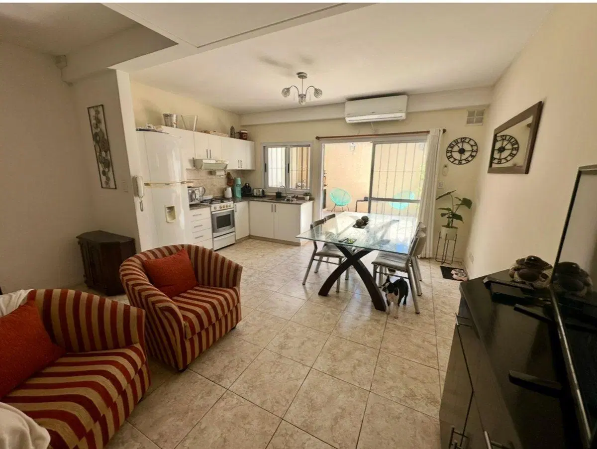 VENTA TRIPLEX 4 AMBIENTES APTO CREDITO- OLIVOS 2