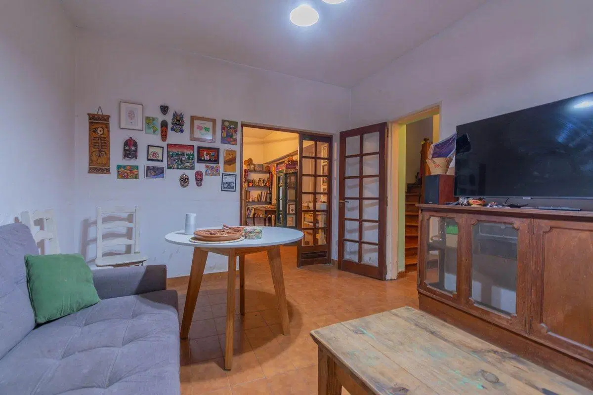 CASA DE 7 AMBIENTES EN VENTA CON TERRAZA 4