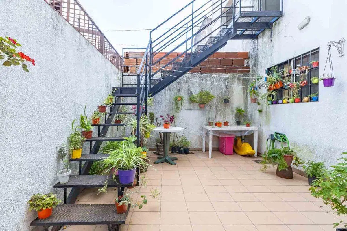 VENTA PH 4 amb. COCHERA. PATIO.  SAAVEDRA 3