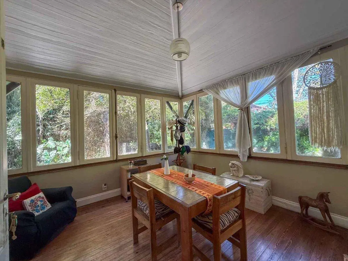 Venta Casa Estilo Inglés XIX Jardín Pileta Tigre 5