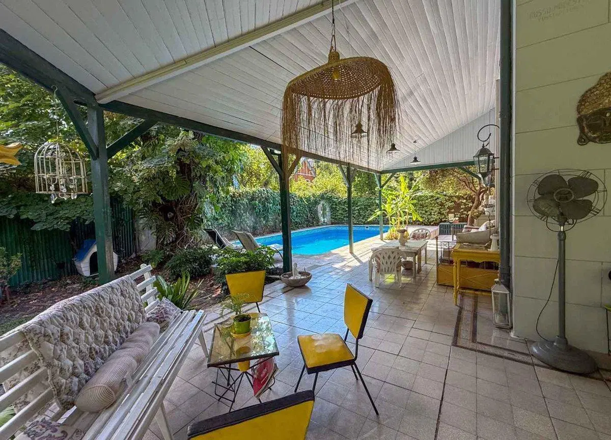 Venta Casa Estilo Inglés XIX Jardín Pileta Tigre 4
