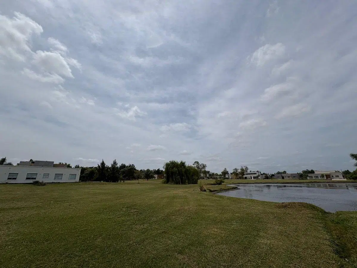VENTA LOTE 840M2 CASUARINAS CLUB DE CAMPO PILAR 5