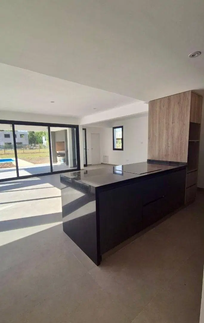 Casa en Venta Area 1 San Sebastián- Pilar, Zelaya 2