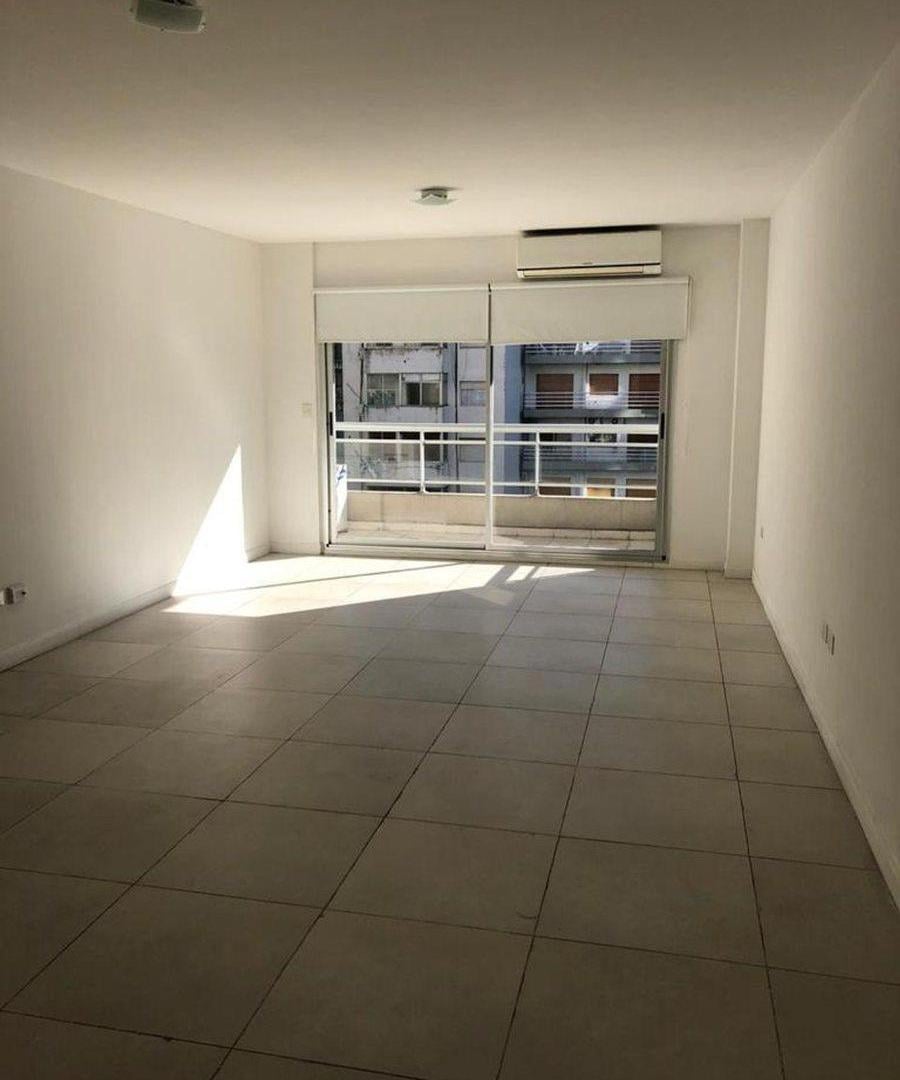 MONOAMBIENTE CONTRAFRENTE CON BALCON RECOLETA