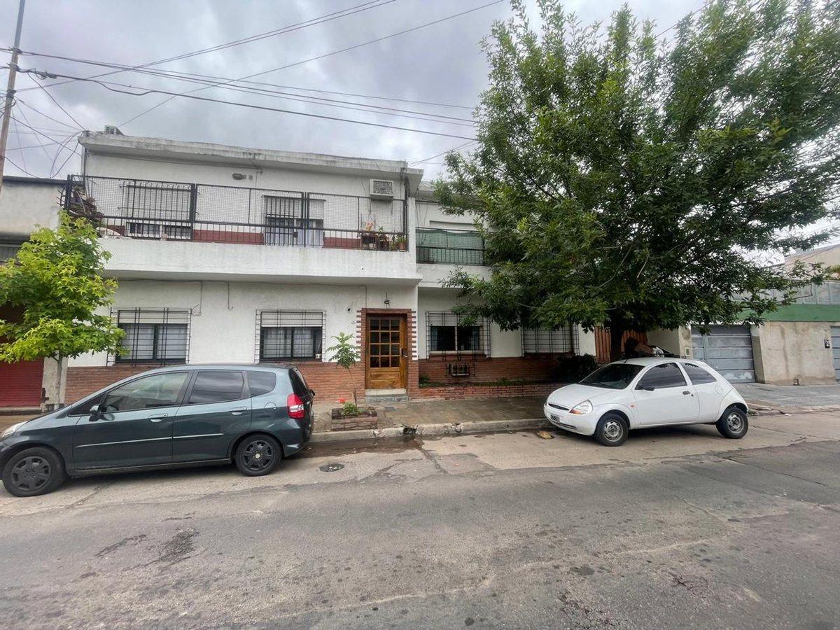VENTA DEPARTAMENTO 3 AMBIENTES CON COCHERA. MORON