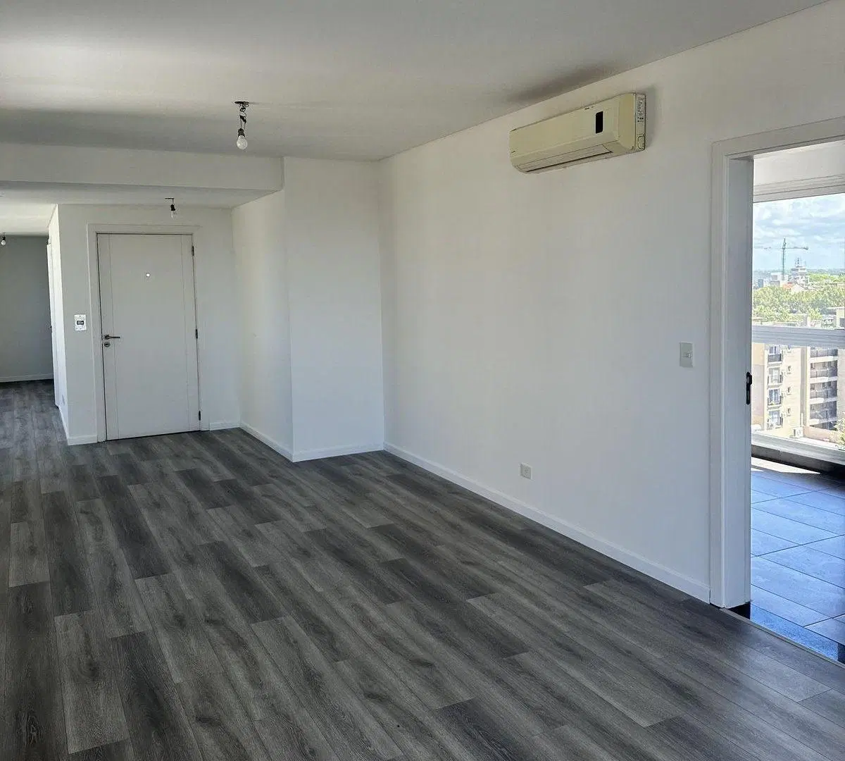 VENTA 4 AMB C/DEP.  COCH. PILETA VISTA A. CREDITO 3