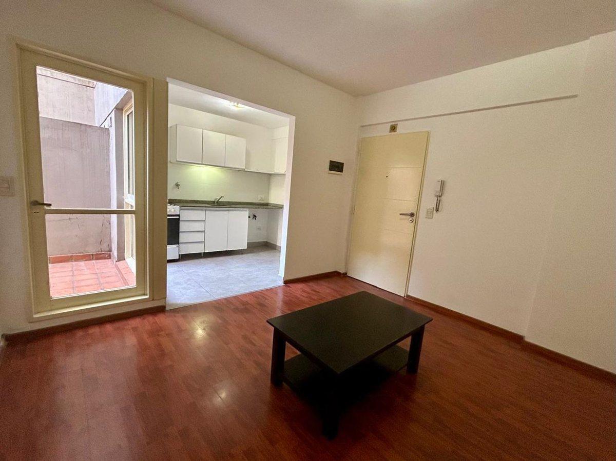 VENTA DEPARTAMENTO 2 AMBIENTES C/ PATIO. CABALLITO