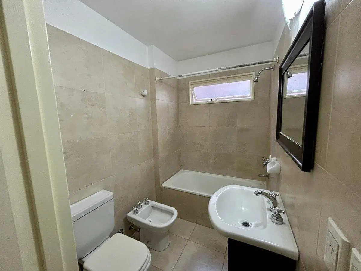 VENTA DEPARTAMENTO 2 AMBIENTES C/ PATIO. CABALLITO 4