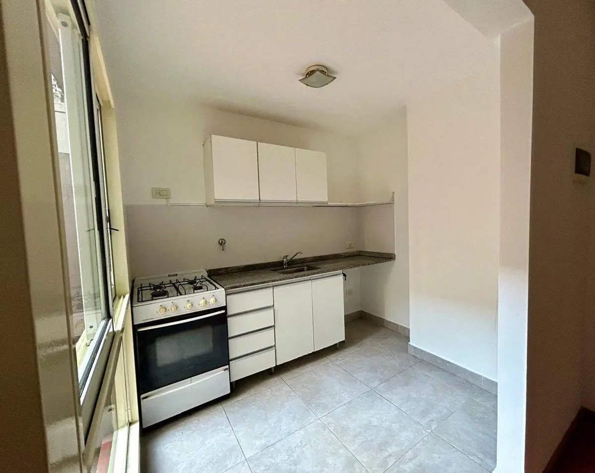 VENTA DEPARTAMENTO 2 AMBIENTES C/ PATIO. CABALLITO 5