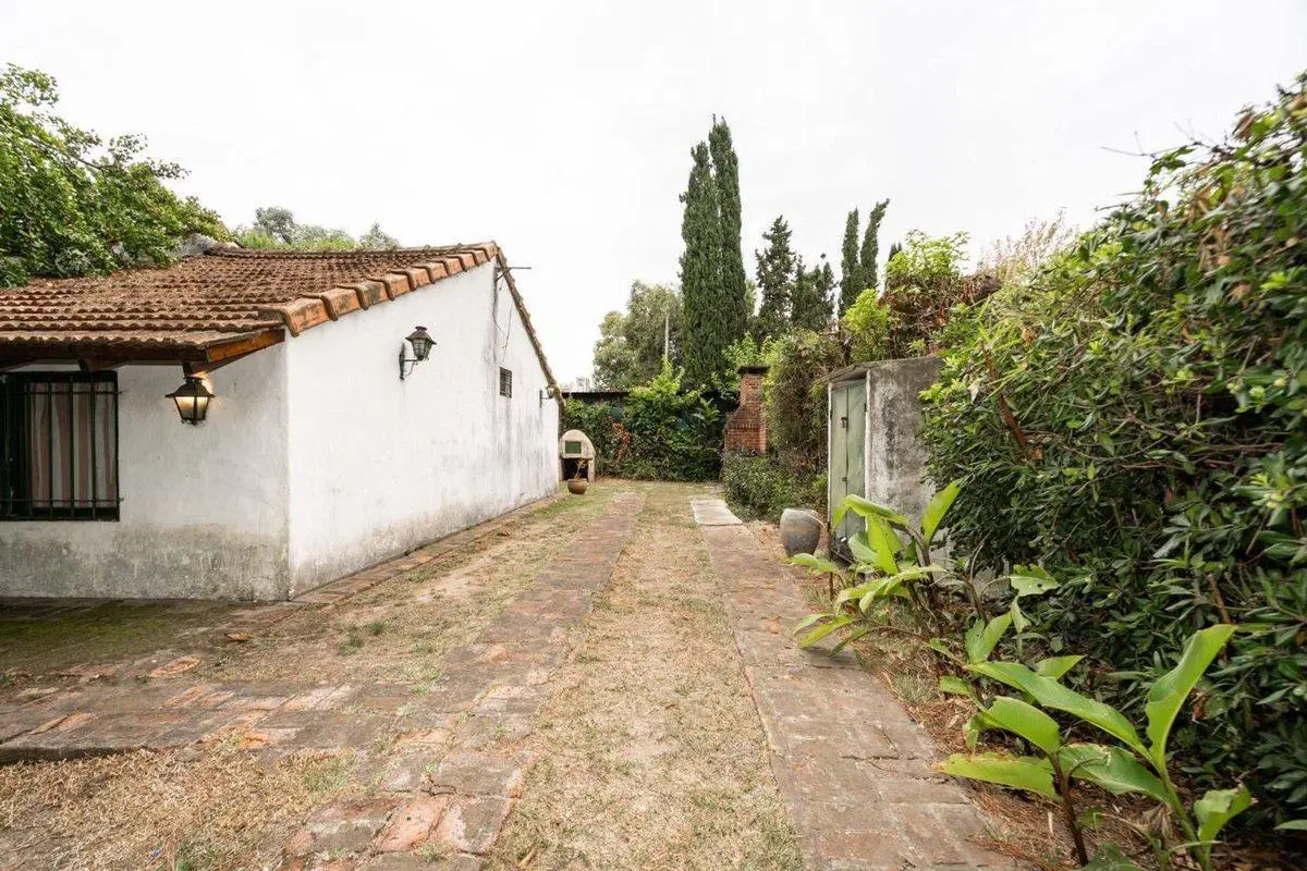 CASA EN VENTA 3 DORM CON PISCINA. ING. MASCHWITZ 5