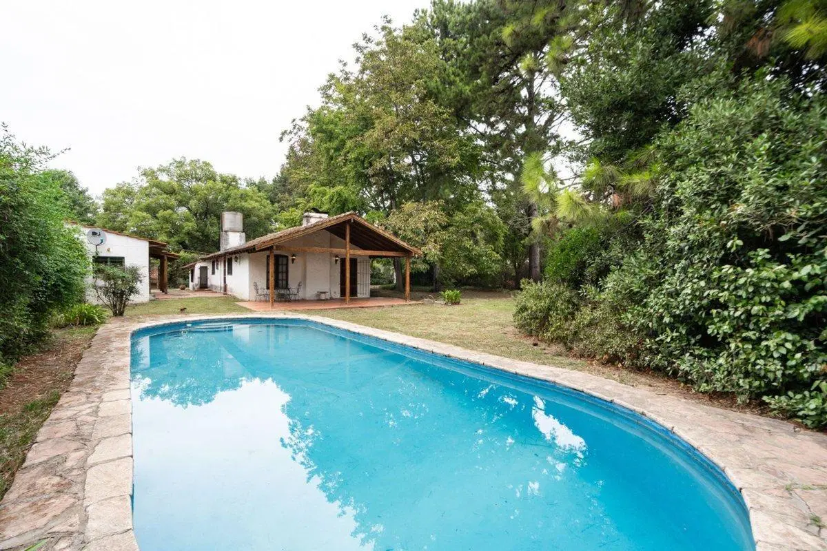 CASA EN VENTA 3 DORM CON PISCINA. ING. MASCHWITZ 2