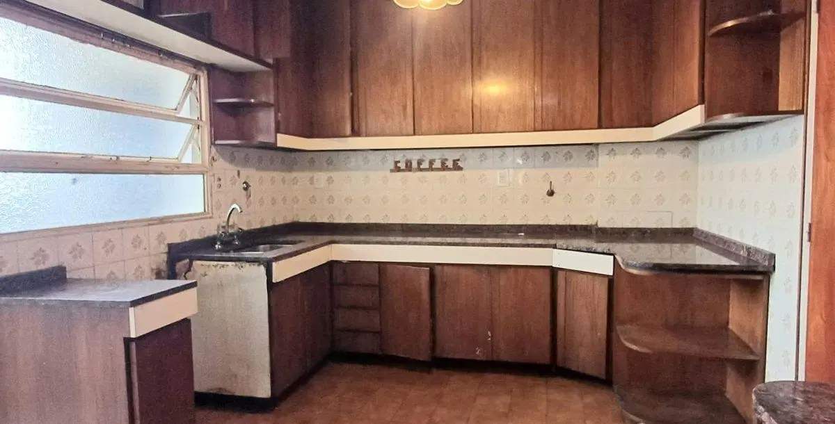 VENTA  DPTO 5 AMB BALCON  LAVAD OPC COCHERA FLORES 4