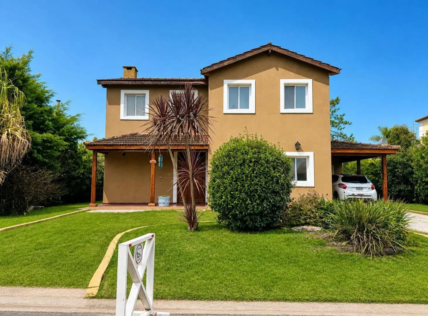 VENTA CASA 4 AMB +DEPEND. BARRIO ACACIAS BLANCAS 2