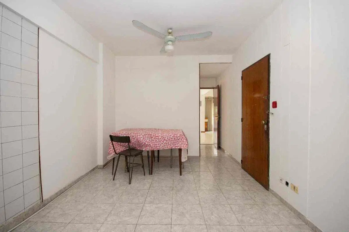 Amplio Depto de 4 Ambientes con Patio y Parrilla 3