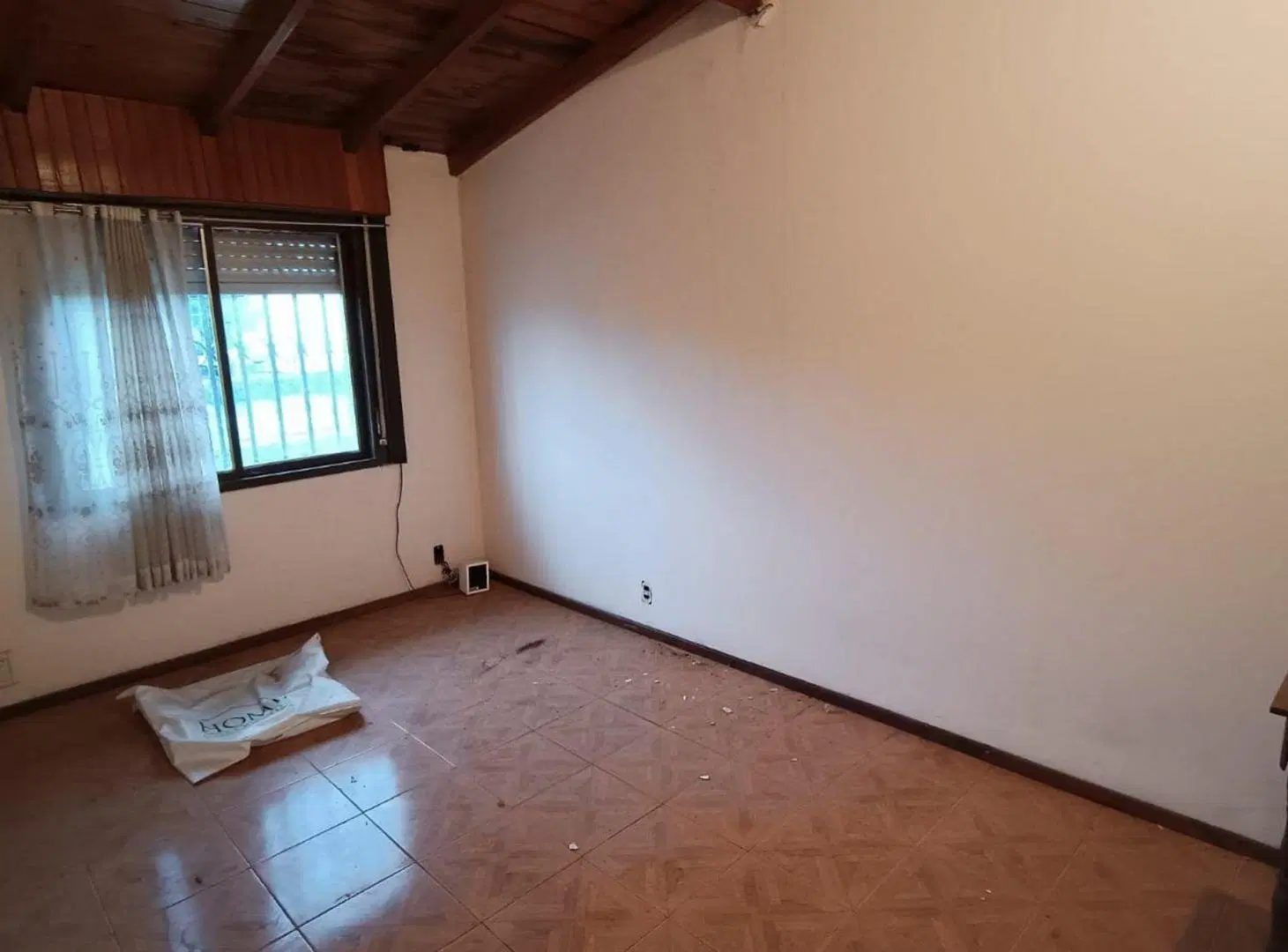 VENTA CASA C/PILETA LAGOMARSINO 2
