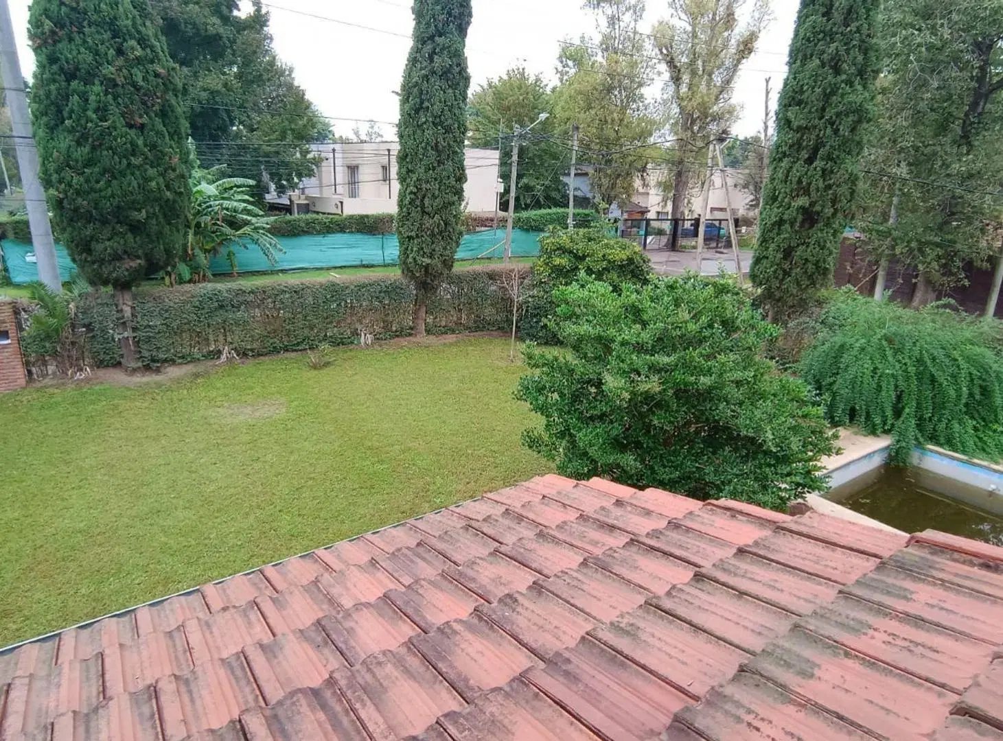VENTA CASA C/PILETA LAGOMARSINO 8