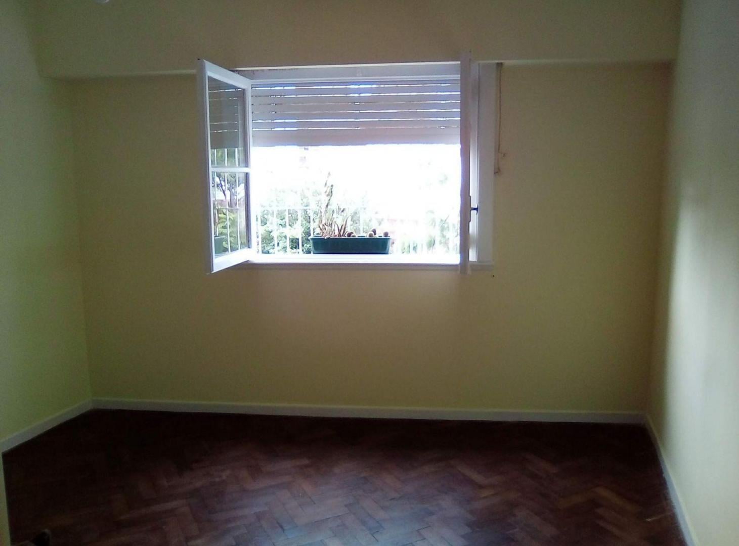 venta luminoso 2 ambientes almagro piso 2 escalera