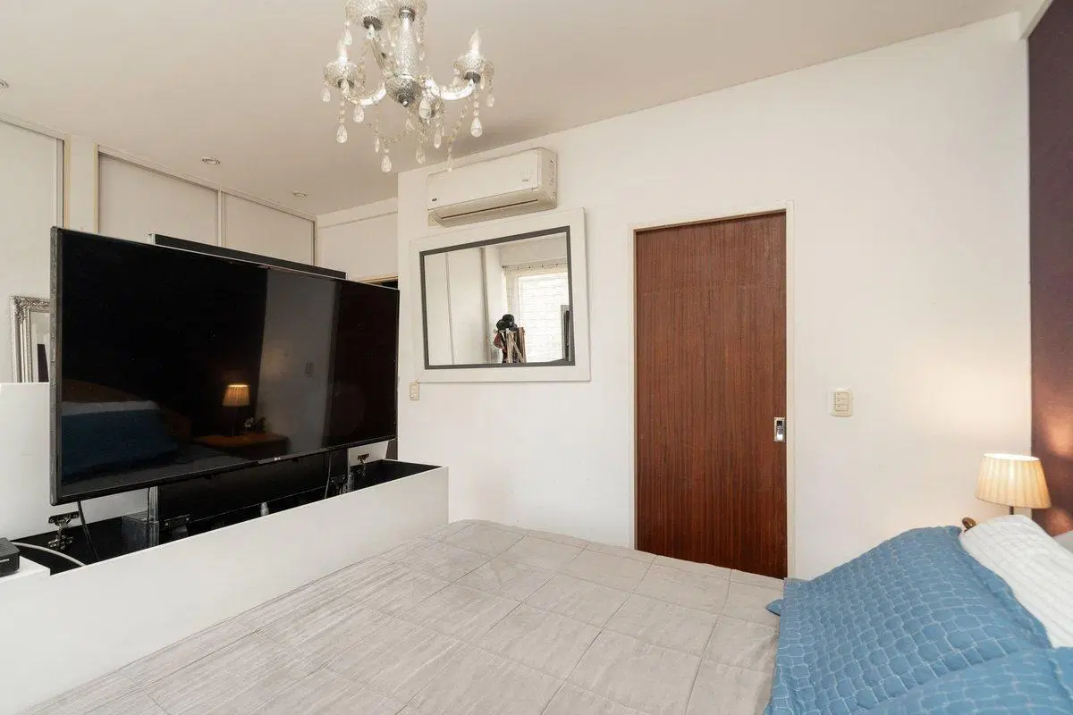 VENTA PH TRIPLEX/5 AMB C/PATIO/COCH/CHACARITA 3