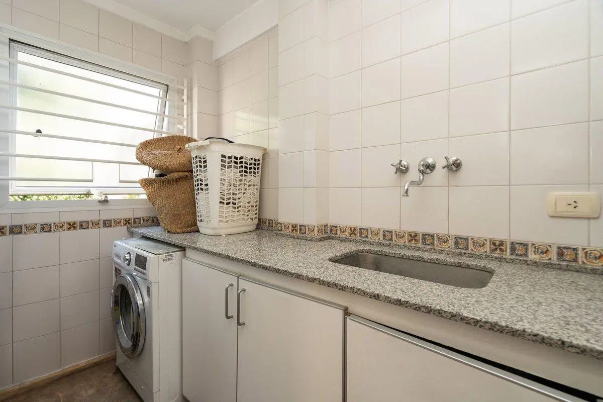 VENTA PH TRIPLEX/5 AMB C/PATIO/COCH/CHACARITA 8