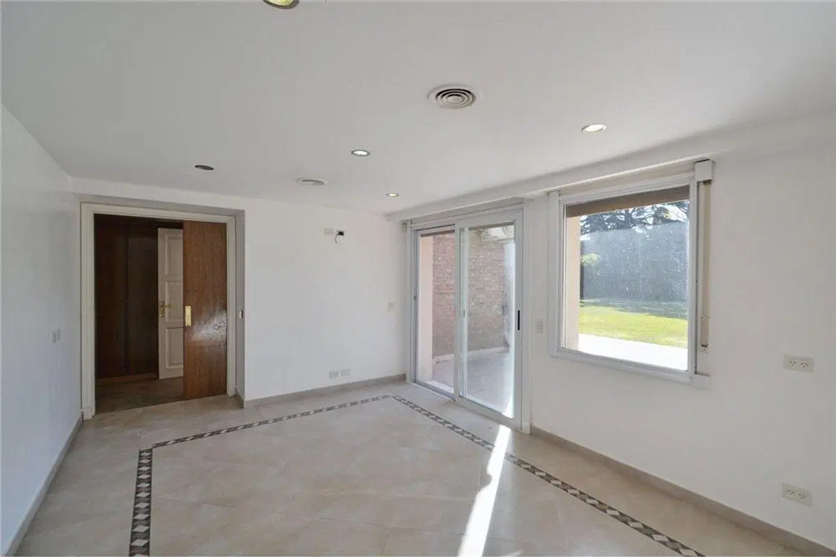 Venta importante Residencia Libertador al Río 4