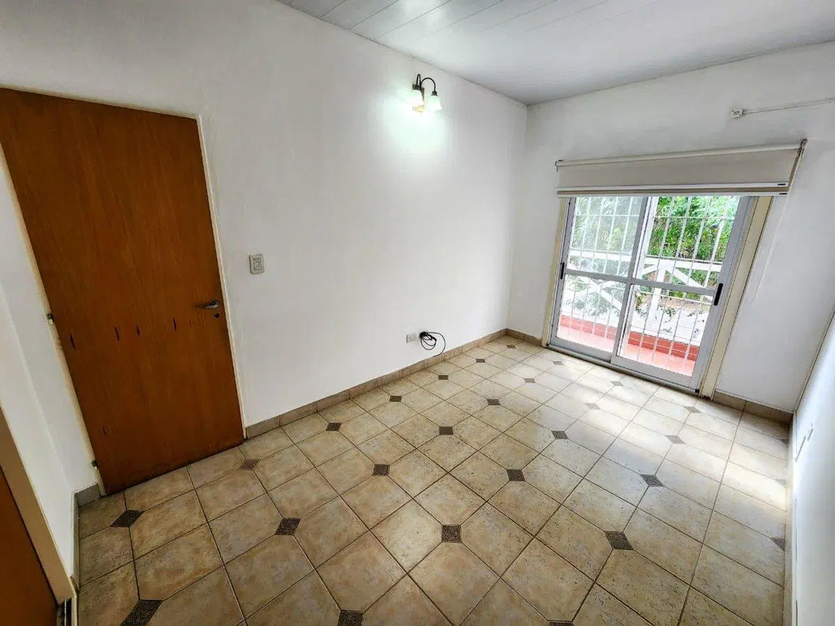 VENTA  CASA TIPO DUPLEX 4 AMB MORENO CENTRO. 8