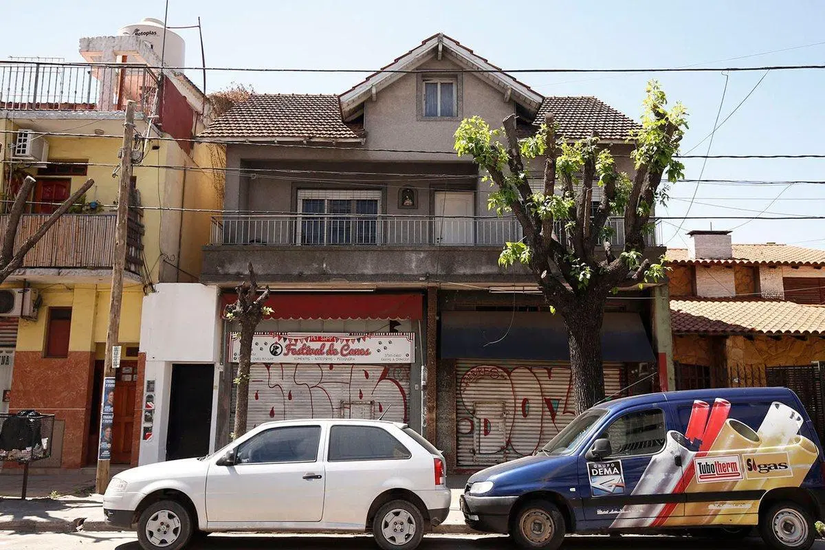 VENTA LOTE C/ CASA  PARA REFAC – RAMOS MEJIA 2