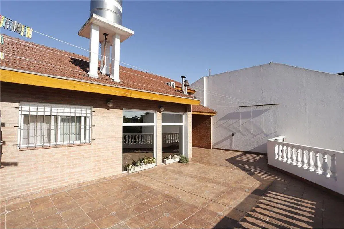 VENTA CASA 5 AMB LOTE / PROP SAN JUSTO 2