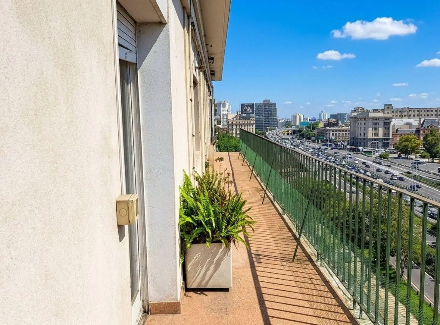 Departamento 4 Amb. Apto Profesional/Comercial 2