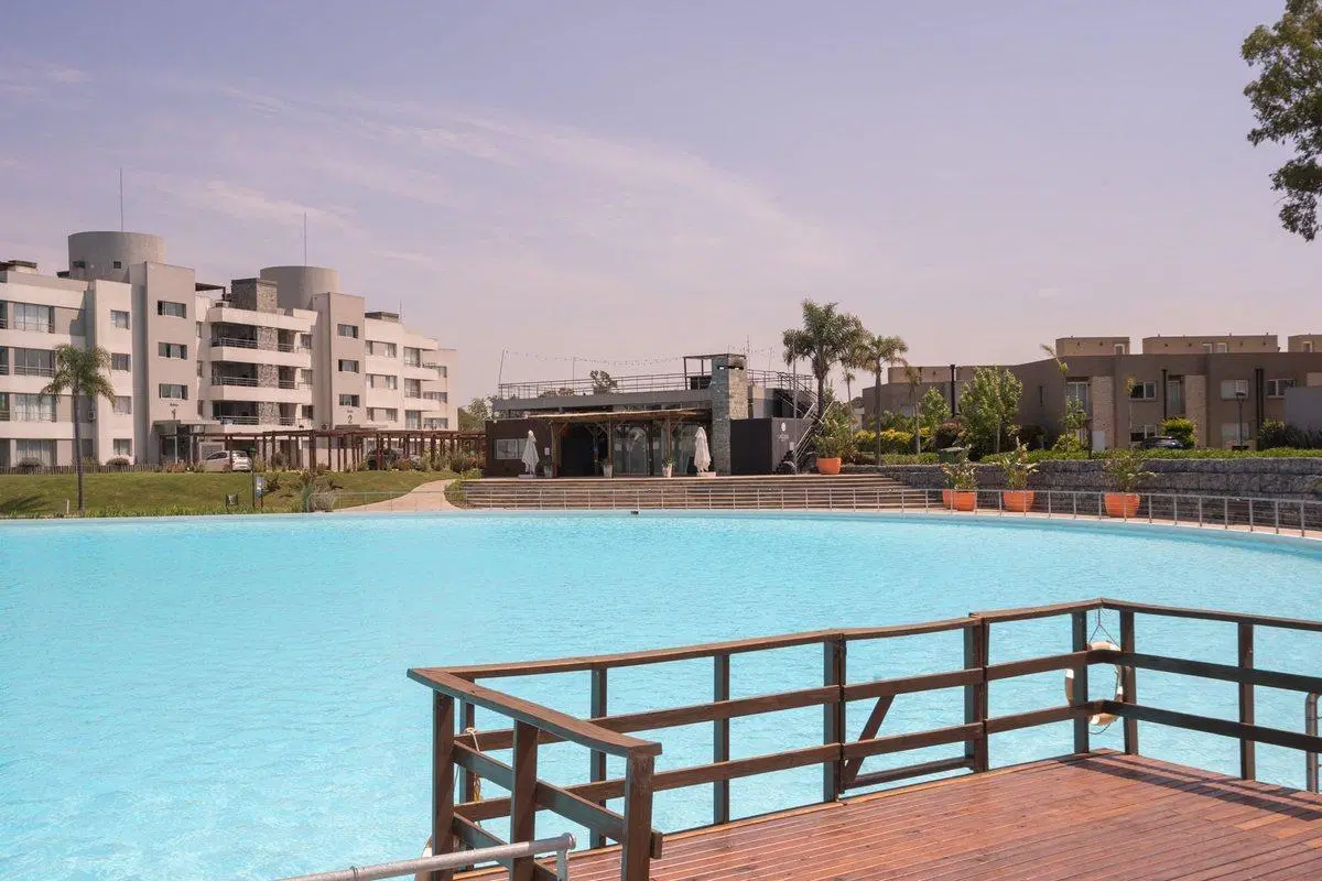 VENTA DEPTO 3 AMB C/JARDIN Y PARRILLA LAGOON PILAR 2