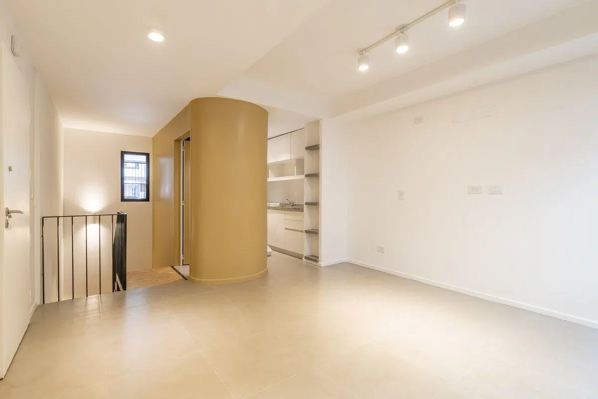 Venta Departamento 2 ambientes tipo Duplex-Flores 4