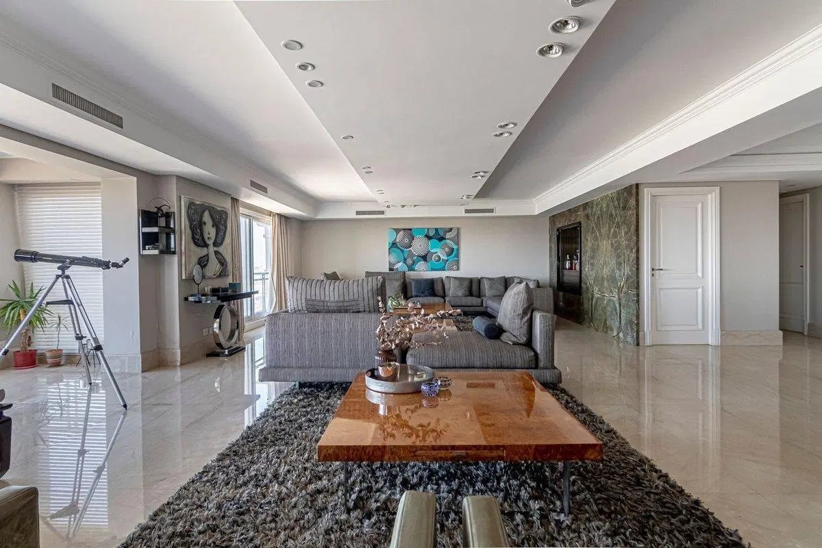 VENTA ESPECTACULAR PISO ALTO CHATEAU LIBERTADOR 2