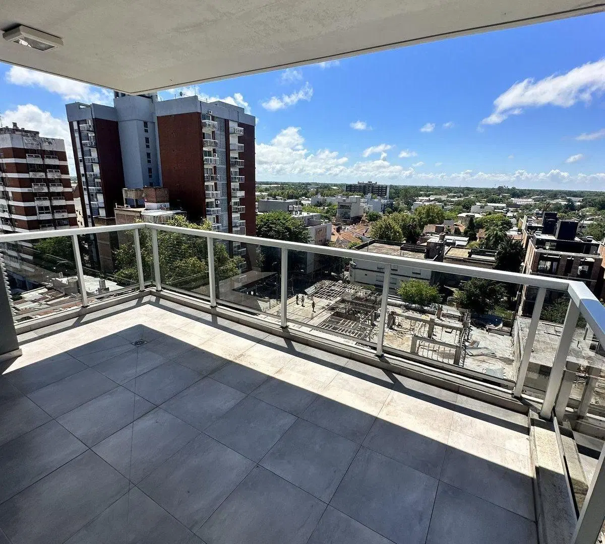 VENTA 4 AMB C/DEP.  COCH. PILETA VISTA A. CREDITO 2