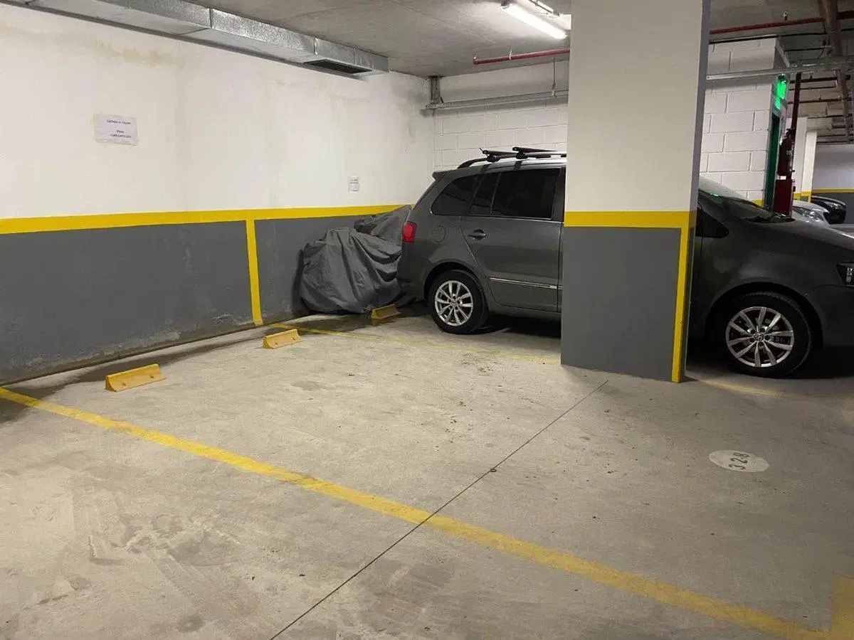 VENTA COCHERA CON RENTA EDIFICIO LUMIERE PREMIUM 3