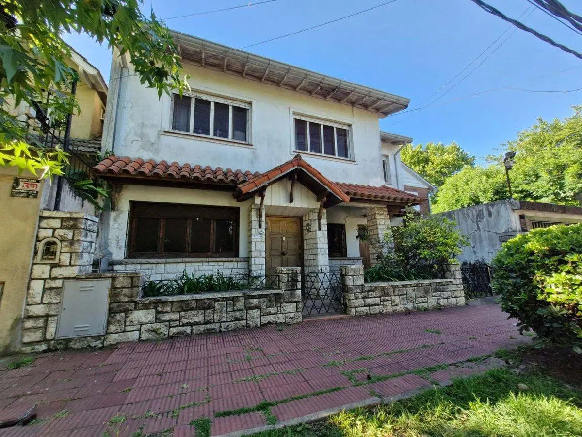 VENTA CASA MARTINEZ 7 AMB 4 DORMITORIOS JARDIN 3