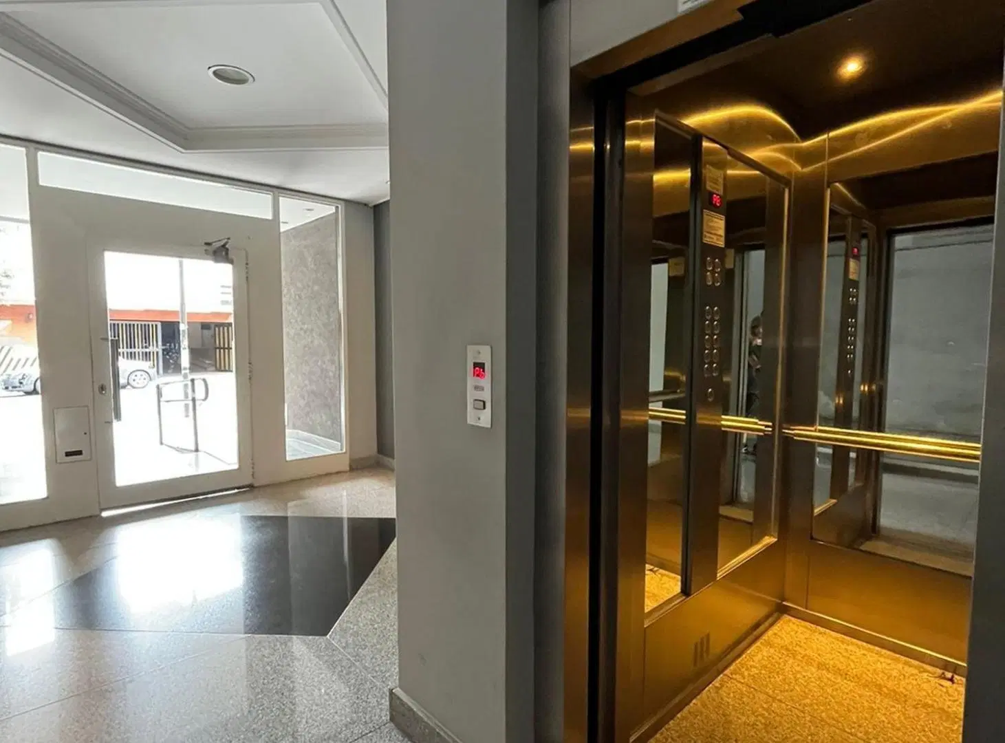ALQUILER MONOAMBIENTE CON BALCON SAN CRISTOBAL 2