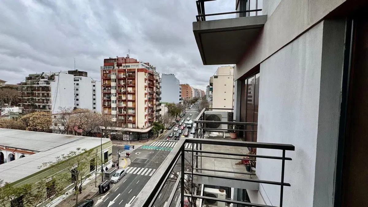 VENTA C/RENTA ESPACIO APTO  PROF PQUE. PATRICIOS 4