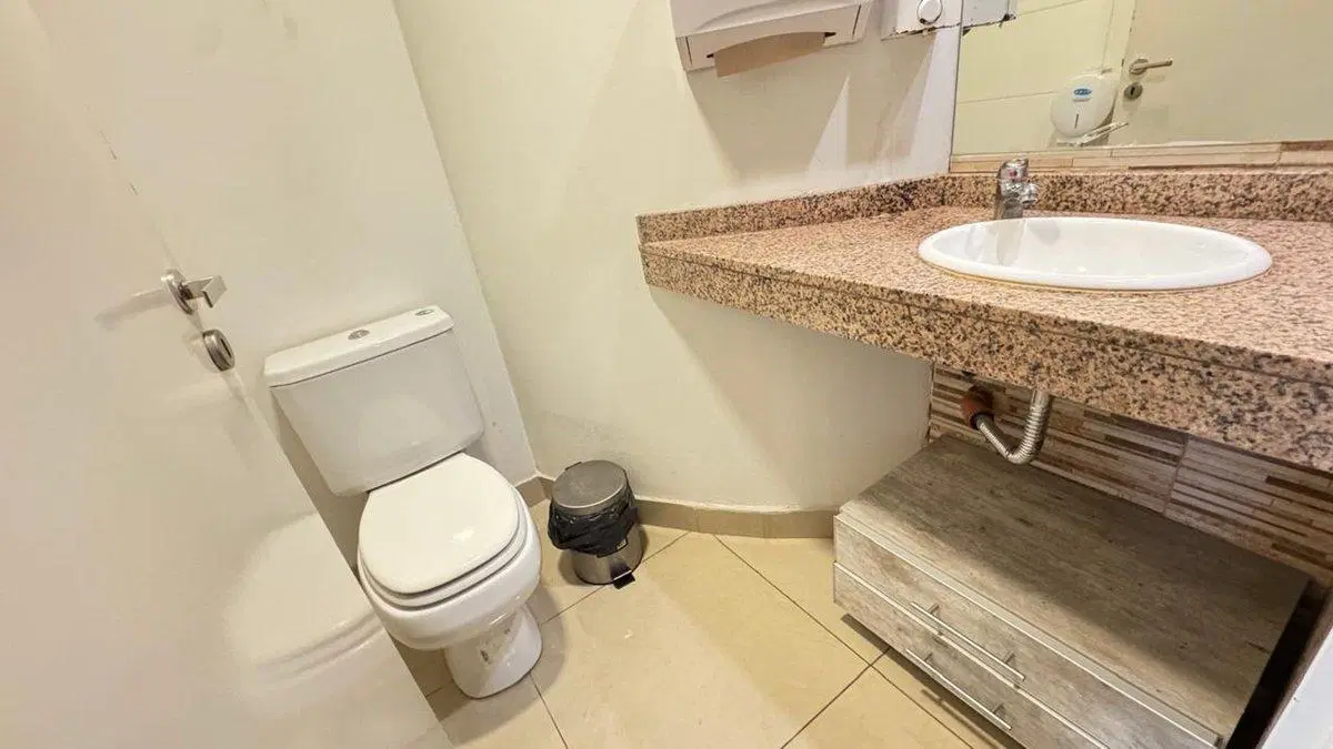 VENTA C/RENTA ESPACIO APTO  PROF PQUE. PATRICIOS 5