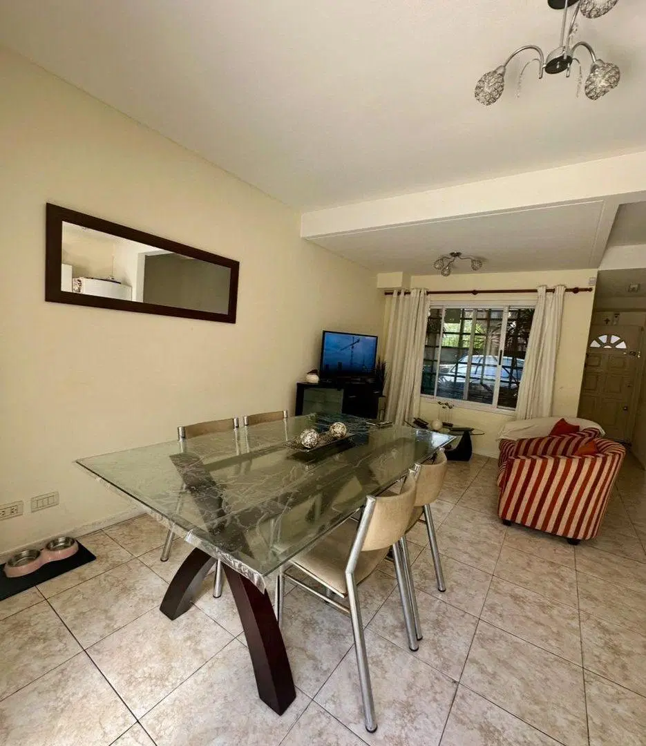 VENTA TRIPLEX 4 AMBIENTES APTO CREDITO- OLIVOS 4