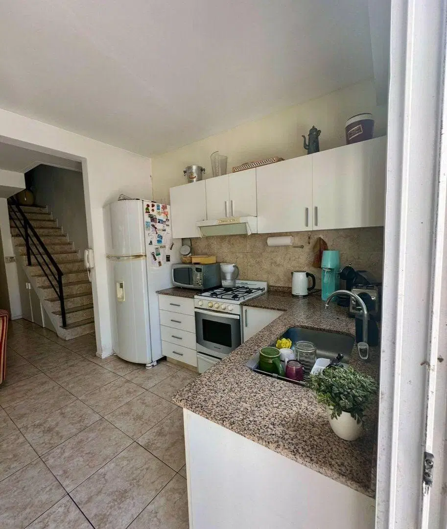 VENTA TRIPLEX 4 AMBIENTES APTO CREDITO- OLIVOS 4