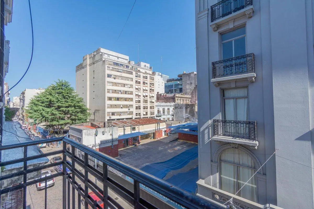VENTA - 7 AMBIENTES + 3 BALCONES - MONSERRAT 5