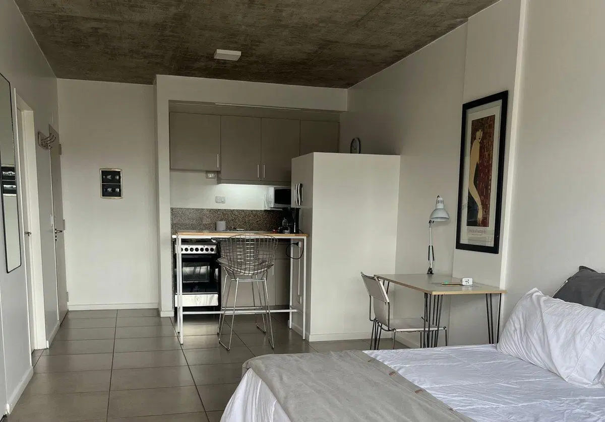 VENTA MONOAMBIENTE AMOBLADO C/BALCON PARQUE CHAS 4