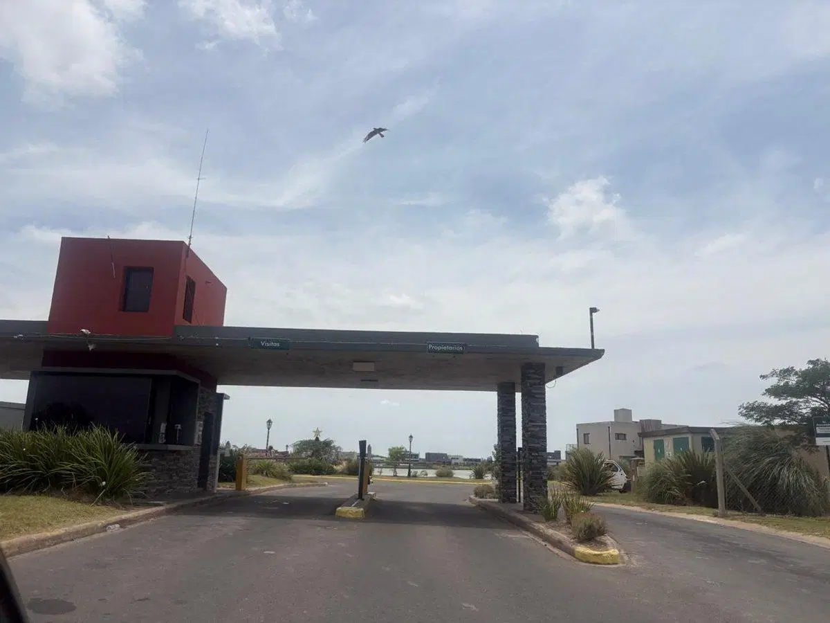 VENTA LOTE A LAGUNA SAN SEBASTIAN AREA 8 2