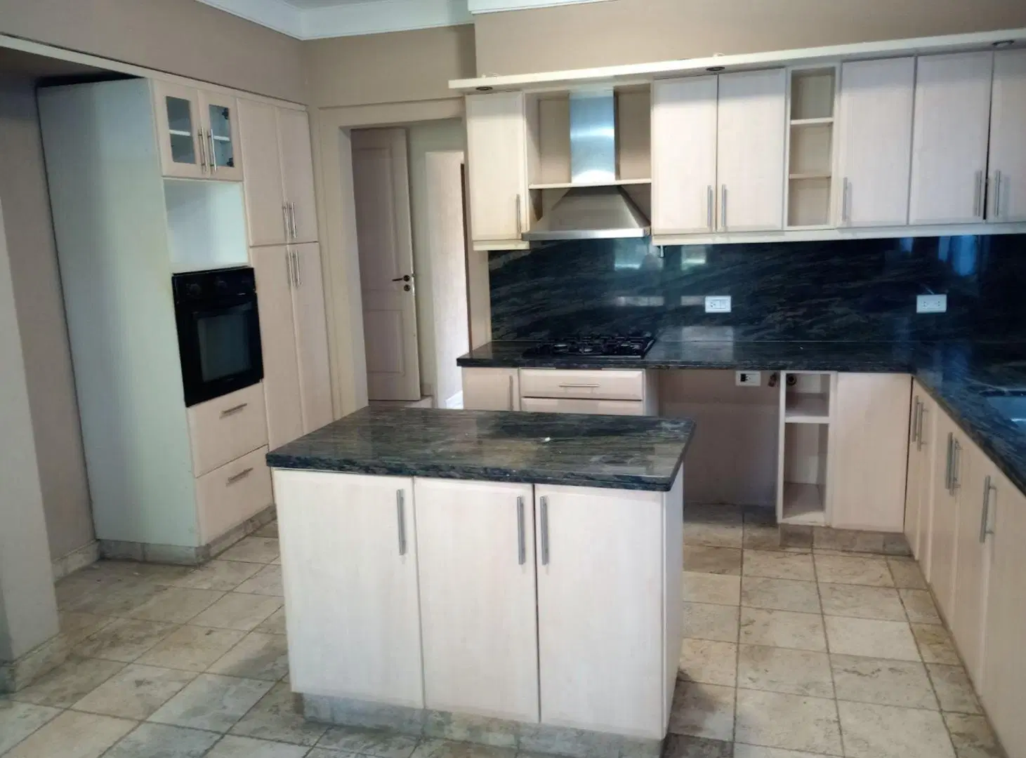 CASA EN VENTA ,BARRIO SEPTIEMBRE / financiada 2