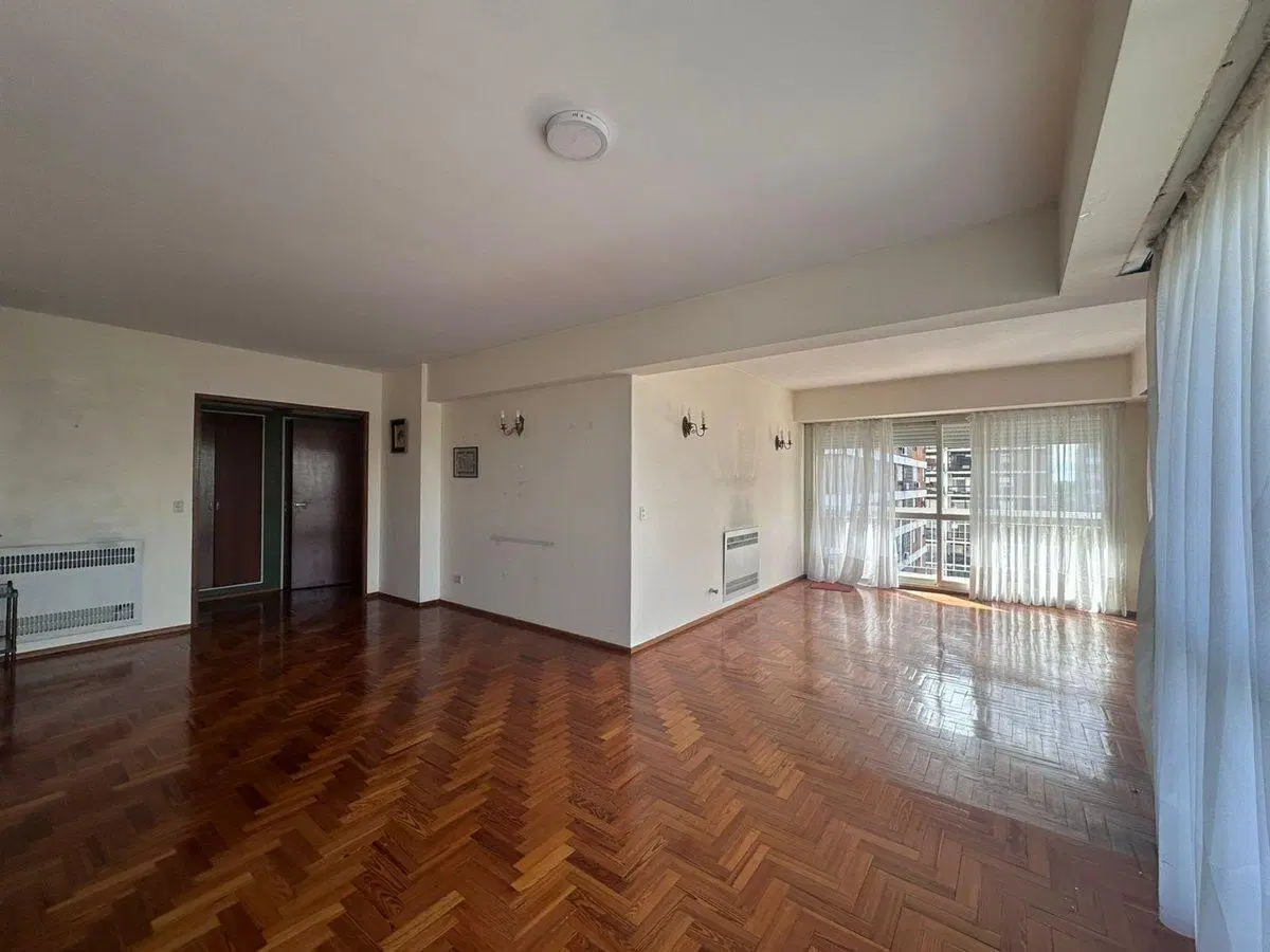 Depto venta 4 amb + dep. de servicio  Martinez 2