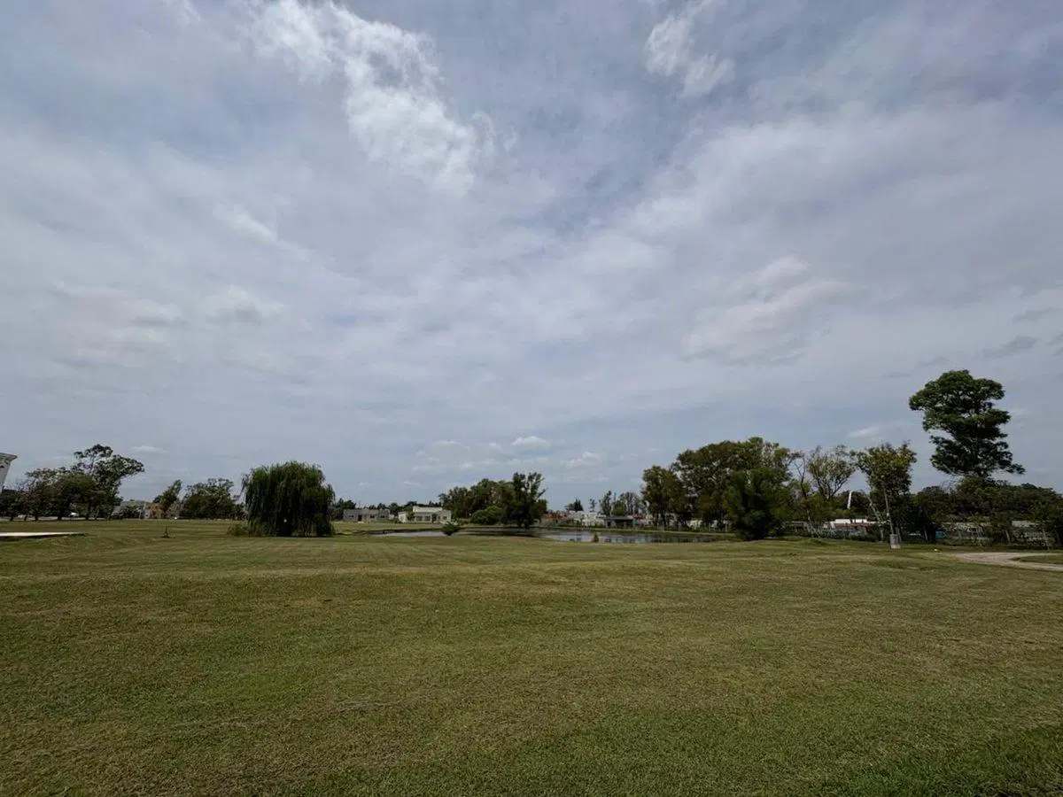 VENTA LOTE 840M2 CASUARINAS CLUB DE CAMPO PILAR 4