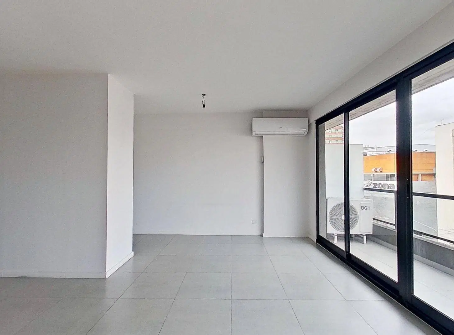 DEPARTAMENTO 1 AMBIENTE EN VENTA EN COGHLAN 3