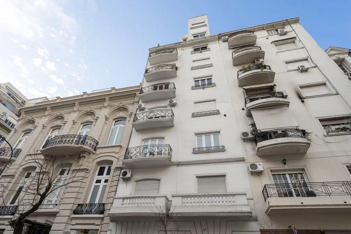 VENTA DE EXCLUSIVA OFICINA EN RECOLETA 8