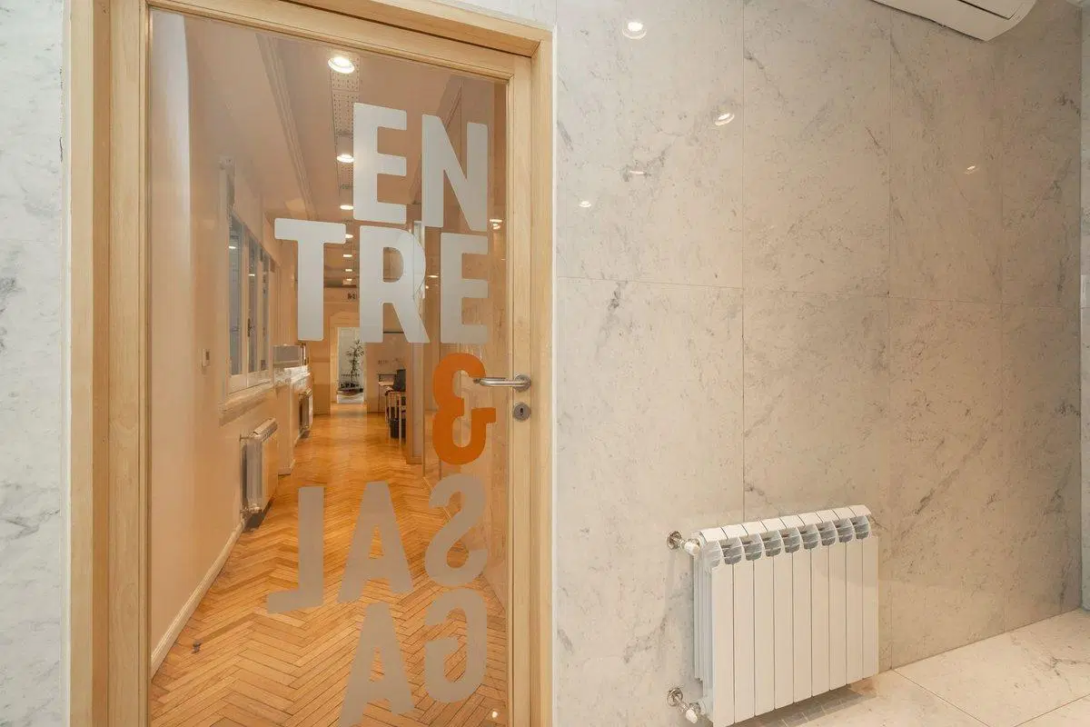VENTA DE EXCLUSIVO DEPARTAMENTO EN RECOLETA 2