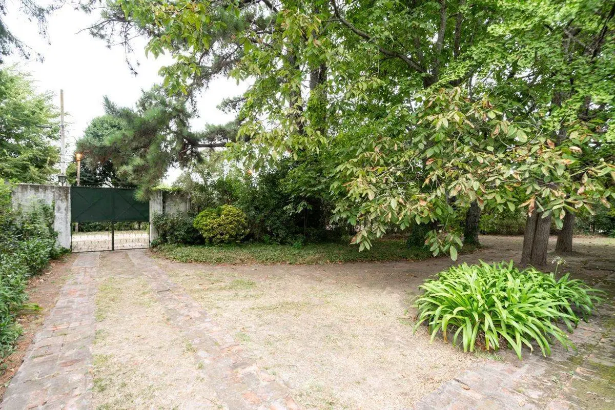 CASA EN VENTA 3 DORM CON PISCINA. ING. MASCHWITZ 5